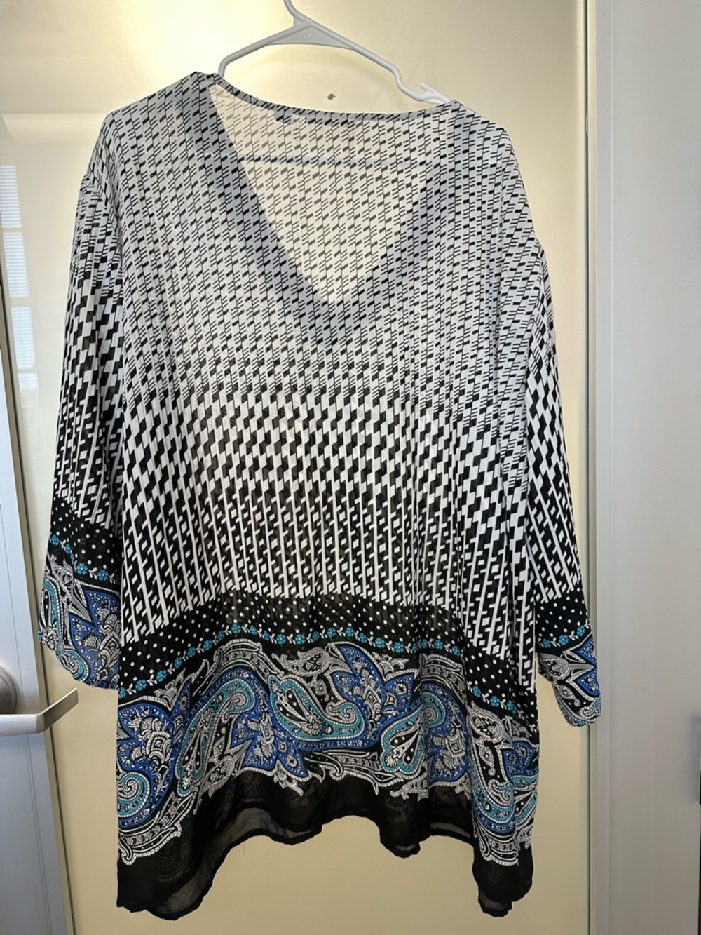 Avenue Tunic Size 22/24 Black White Blue V-Neck Art Deco Pull Over Tunic 3X - Picture 4 of 7